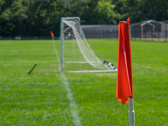 【翻译团】11次被过无妨，一脚传球致命，红军如何助阿诺德智取多库？.