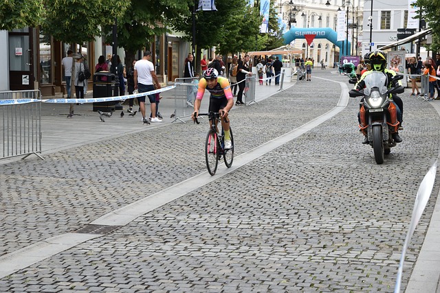 成为焦点 成为焦点